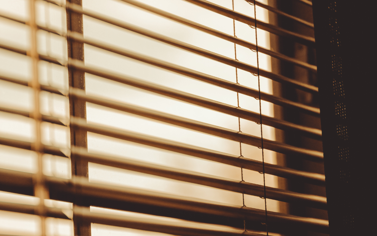 Read more about the article Energy Efficiency at Your Windows: The Honeycomb Blind Advantage